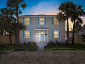 Exterior - 2/1 - Upper unit - 4 blocks to the Beach (Jacksonville Beach)