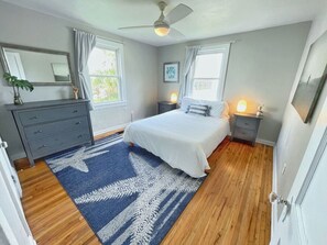 4 bedrooms, desk, iron/ironing board, travel cot