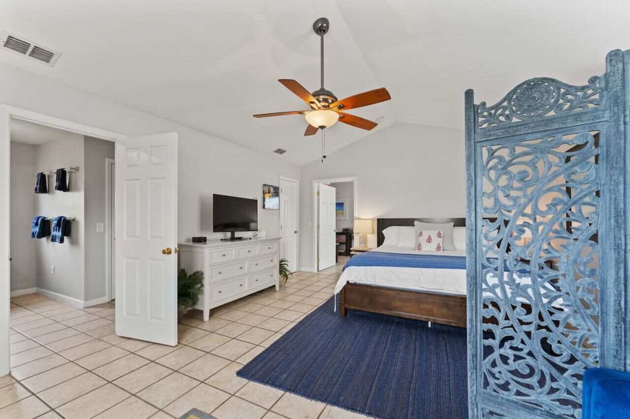 1 makuuhuone, työpöytä, silitysrauta/-lauta, Wi-Fi