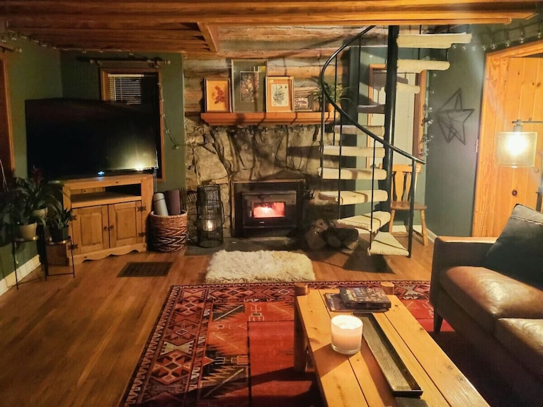 Firefly Cabin-1930`s Retreat: Bikes, Bbq, Walk Dtn - Mountain Home, NC