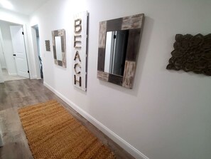 Interior - Tres Palmas!Renovated Pool Home Near Mayo & Beach! (Jacksonville)