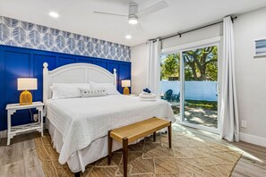 4 bedrooms, desk, iron/ironing board, travel cot - Palm Breeze: Heated Pool, Beach, Bikes, Game Room, Firepit! (Jacksonville Beach)