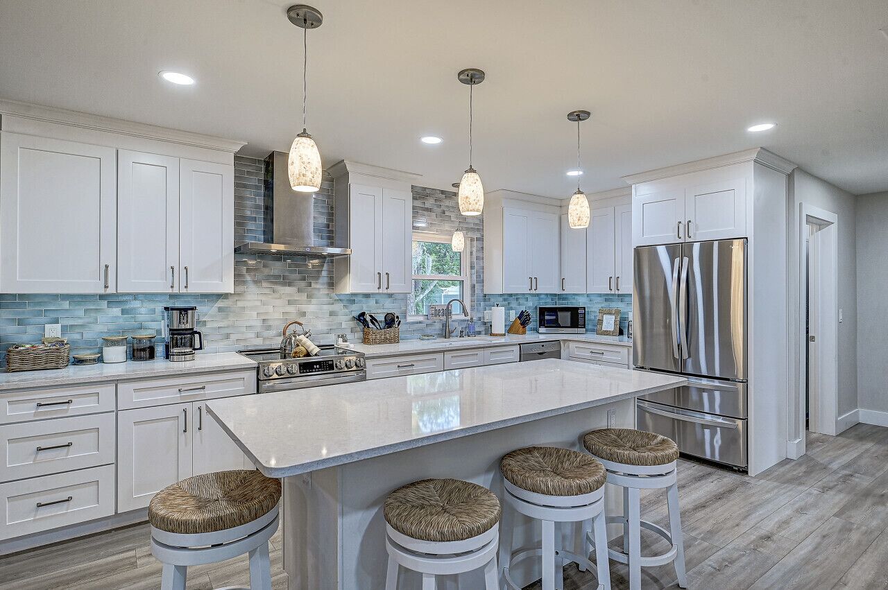 雪櫃、微波爐、焗爐、爐具