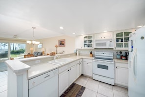 Fridge, microwave, oven, stovetop - Sandpiper 114-- Ground Level to Pool and Ocean (St. Augustine)