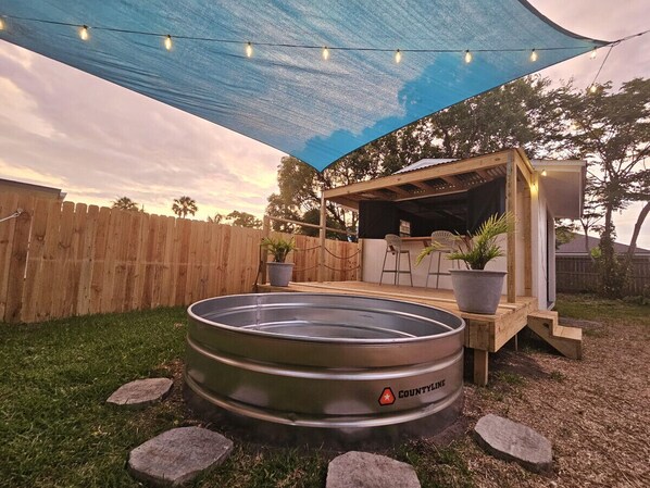 Baignoire à remous extérieure