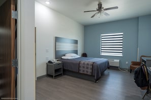 Deluxe eenpersoonskamer | Luxe beddengoed, individueel gedecoreerd, individueel gemeubileerd