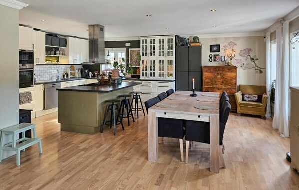 Fridge, microwave, dishwasher, coffee/tea maker