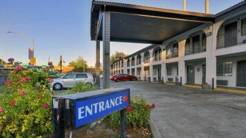 Façana frontal de l'allotjament