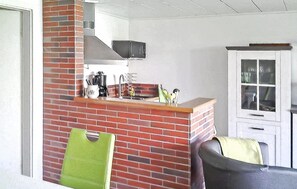 Kjøleskap og kokeplater