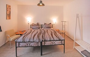2 Schlafzimmer, Reisekinderbett, kostenloses WLAN, Bettwäsche