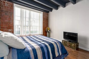 2 slaapkamers, een strijkplank/strijkijzer, gratis wifi, beddengoed