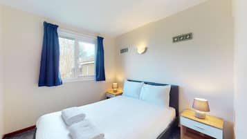 3 makuuhuonetta, silitysrauta/-lauta, Wi-Fi, vuodevaatteet