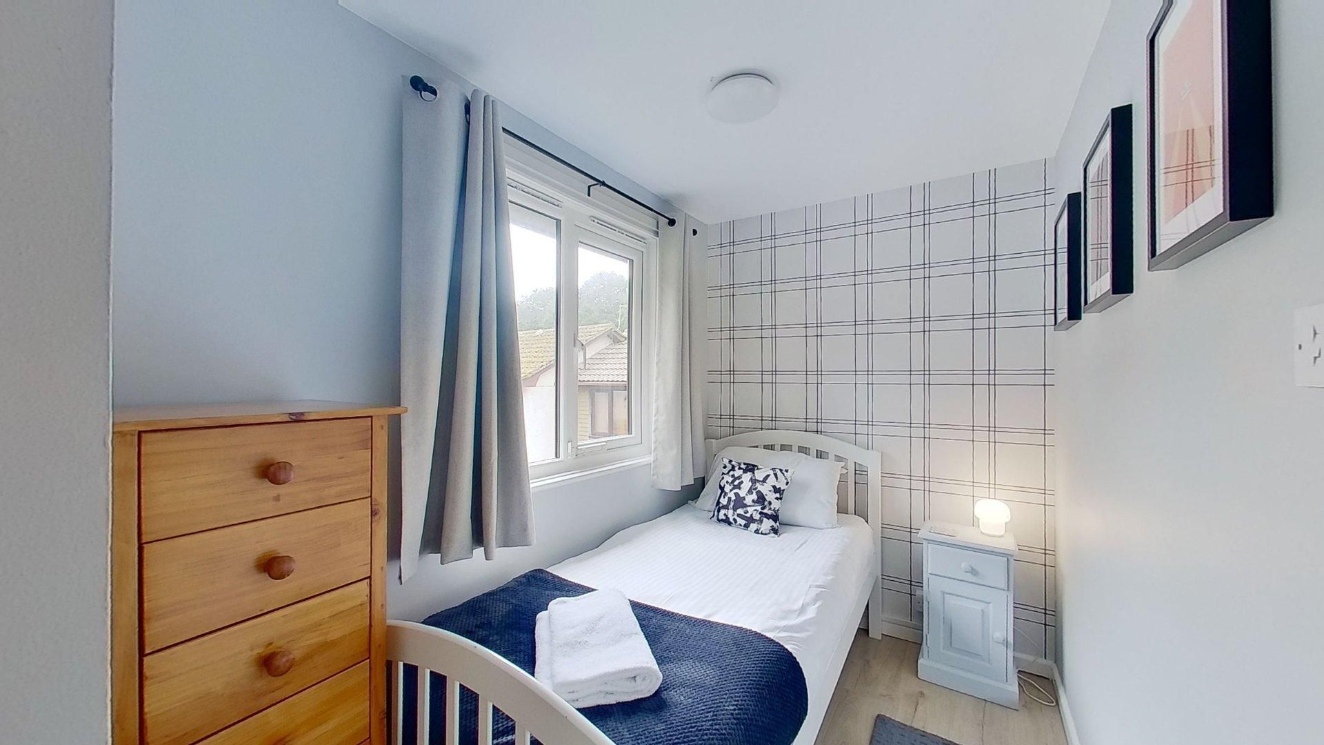 3 bedrooms, iron/ironing board, Internet, bed sheets