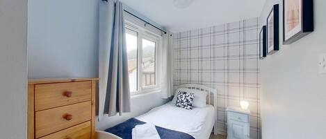 3 bedrooms, iron/ironing board, Internet, bed sheets