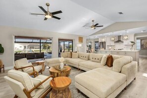 Smart-TV, Bücher, Stereoanlage