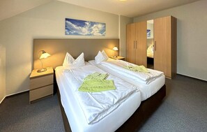 2 soverom, reiseseng for barn, wi-fi (inkludert) og sengetøy