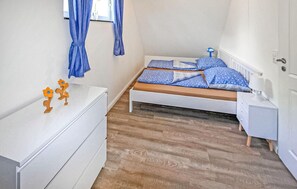 2 bedrooms, free WiFi, bed sheets