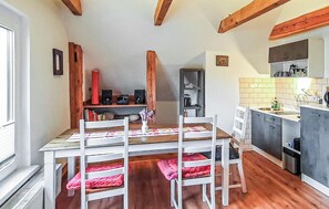 Dining - 1 bedroom nice apartment in Raduhn (Raduhn)