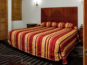 Executive Room | Down duvets, in-room safe, desk, laptop workspace - Los Cedros Hotel Inn Ciudad Juárez  (Ciudad Juárez)