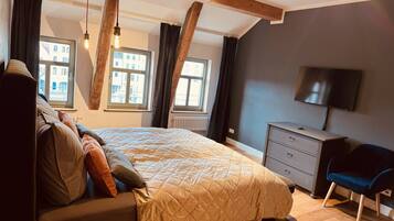 WiFi, bed sheets