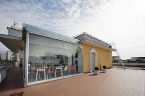 Front of property - REDDIMUS Guest House (Naples)