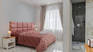 Minibar, desk, free WiFi, bed sheets