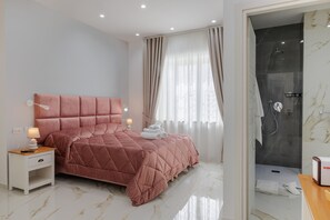 Minibar, desk, free WiFi, bed sheets - REDDIMUS Guest House (Naples)