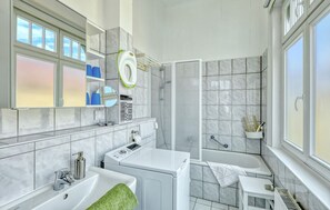 Hair dryer - Ferienwohnung Friedrichroda (Friedrichroda)