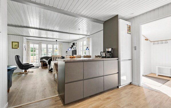 Interior - 4 bedroom gorgeous home in Hemmet (Hemmet)