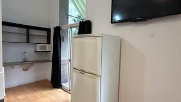 Superior Apartment | Private kitchen | Full-size fridge, microwave, cookware/dishes/utensils