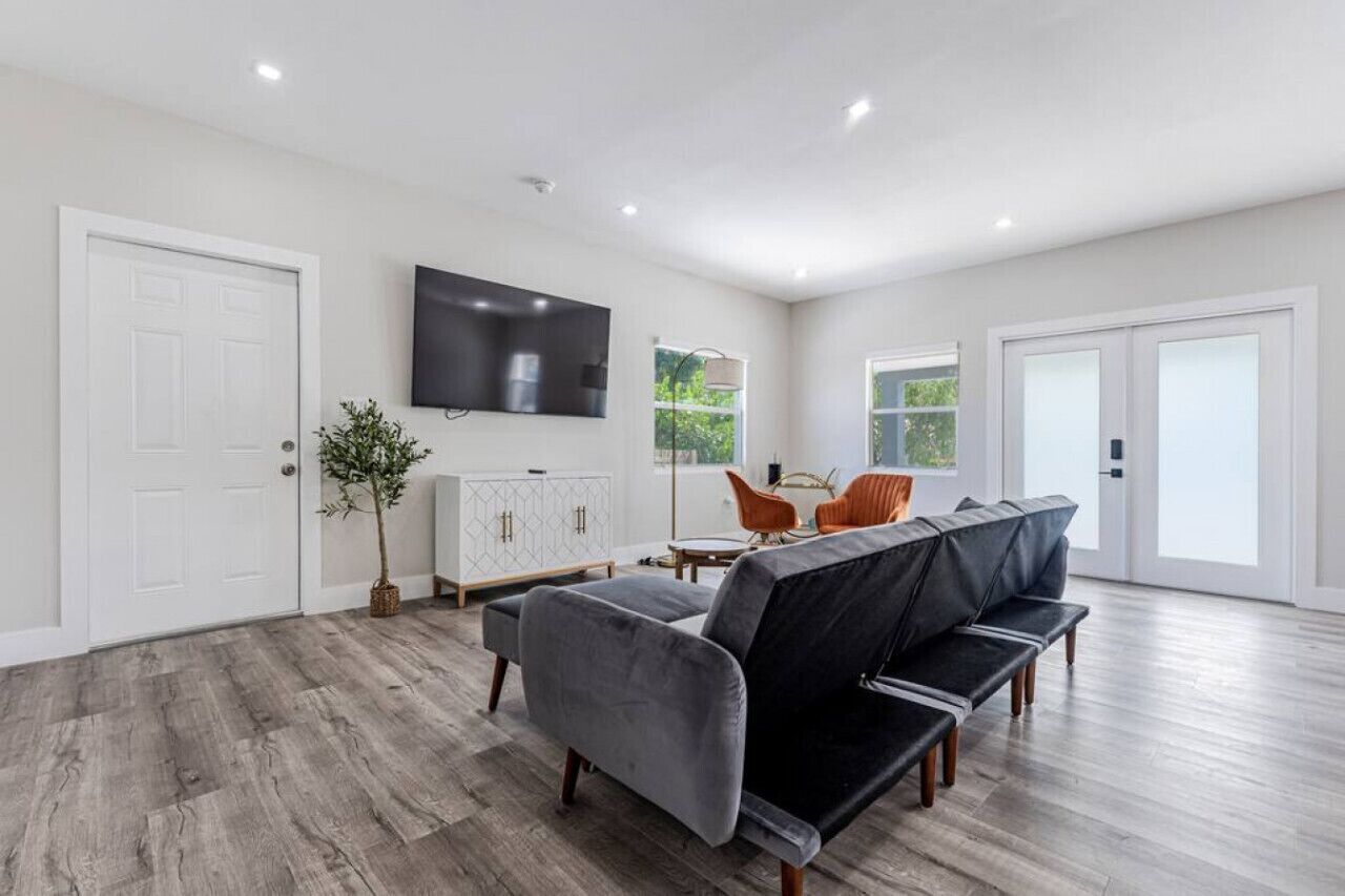 Miami Fully Remodeled Retreat Centrally Located