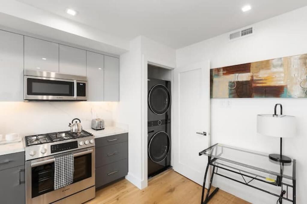 New condo w Rooftop Deck & A/C - San Francisco Life Real Estate 