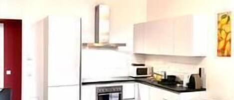 Frigorífic, microones, forn i placa de cuina