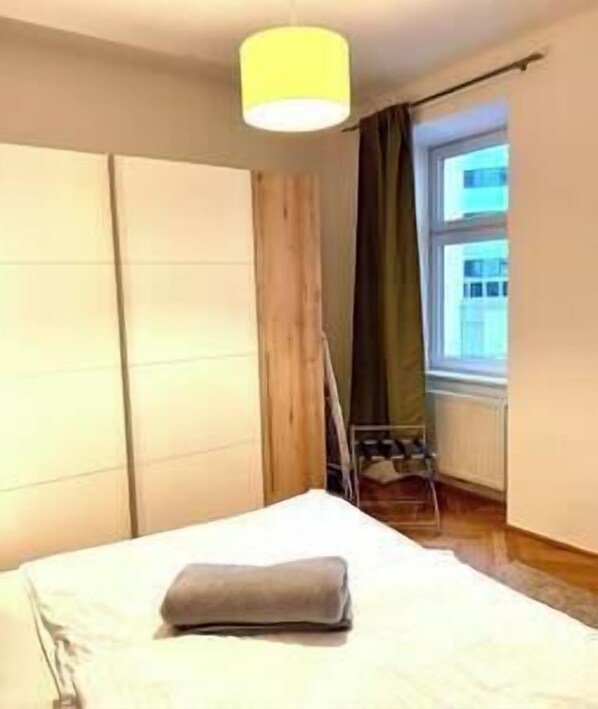 1 camera, ferro/asse da stiro, culla da viaggio, Wi-Fi