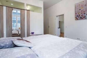 1 quarto, ferros/tábuas de passar roupa, berço de viagem, Wi-Fi