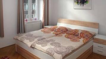 2 Schlafzimmer, Bügeleisen/Bügelbrett, Reisekinderbett, WLAN