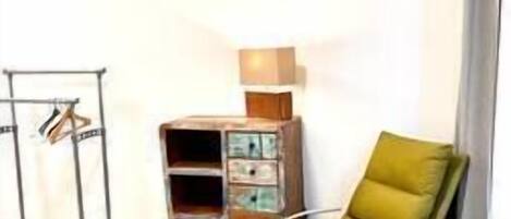 1 bedroom, iron/ironing board, travel cot, WiFi