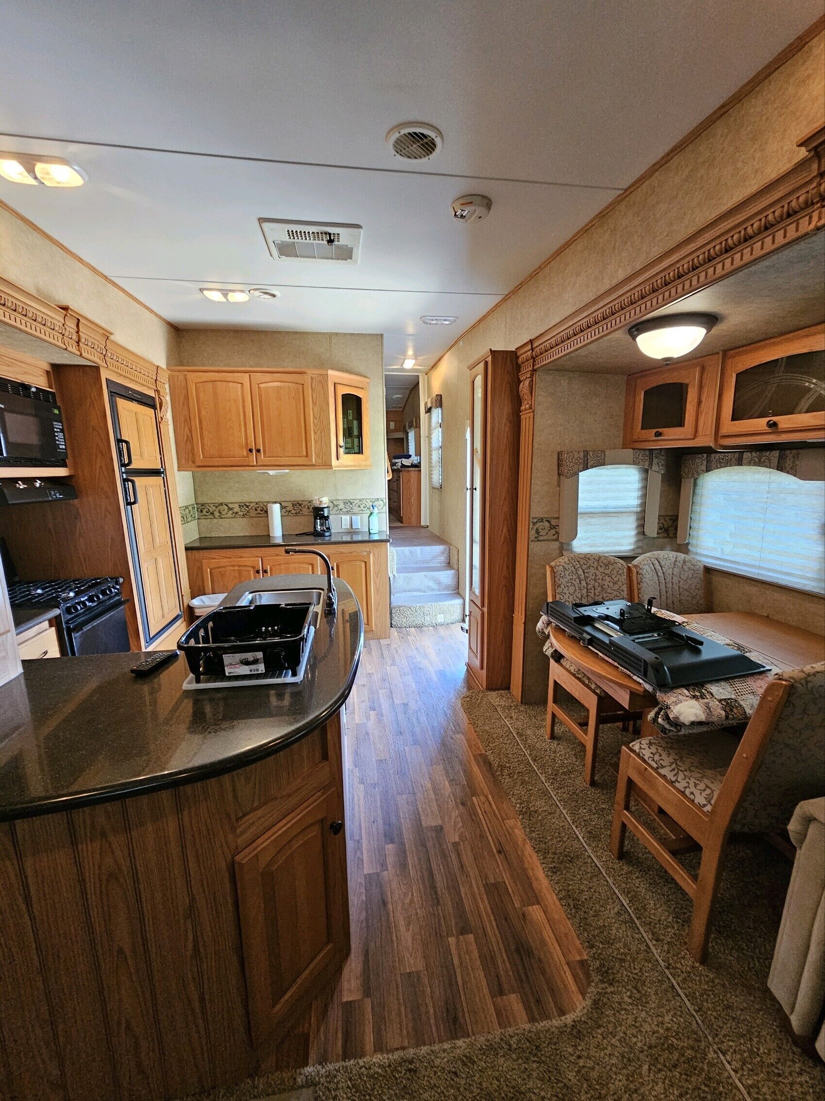 RV with 4 slide outs