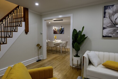 Quiet, Relaxing and Modern Utica House