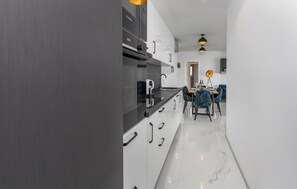 Fridge, microwave, oven, stovetop - Nice apartment in Bregi with sauna (Bregi)