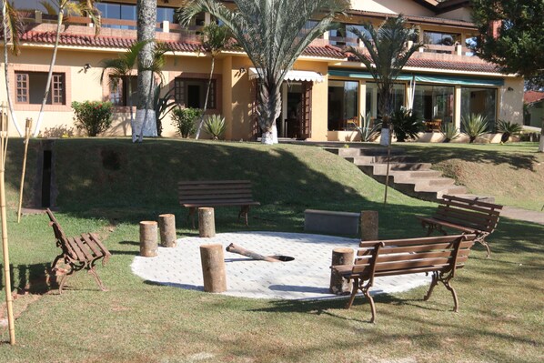 Front of property - Canto da Enseada Marina e Hotel (Nazare Paulista)