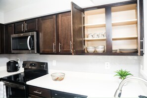 Private kitchen - Apartment In Houston Med Center (Houston)