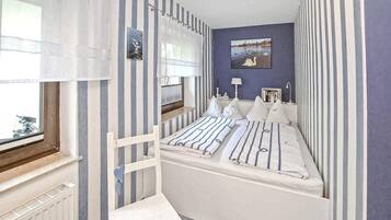 1 Schlafzimmer, Reisekinderbett, kostenloses WLAN, Bettwäsche