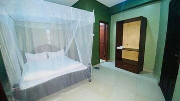 1 bedroom, WiFi, bed sheets