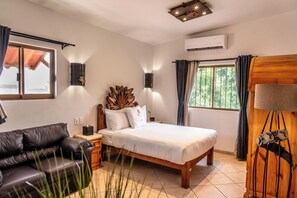 Honeymoon Condo, 1 Bedroom, Patio, City View - 5 Frogs Hotel Bucerias  (Bucerías)