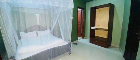 1 bedroom, WiFi, bed sheets