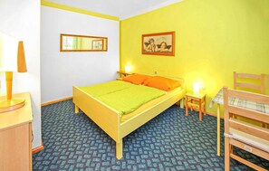 1 bedroom, free WiFi, bed sheets