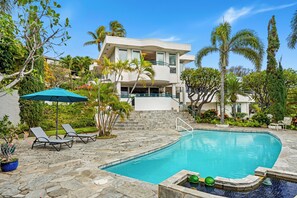 Pool - Large Luxury Home with private Pool and Panoramic Ocean Views (Honolulu)