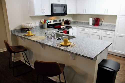 Great location! 6 mins to Ft. Cavazos. More amenities than a hotel. Pet-loving!