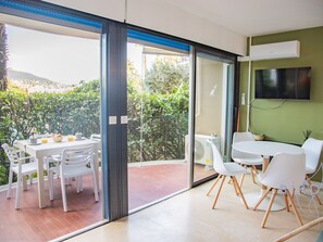 تناول الطعام